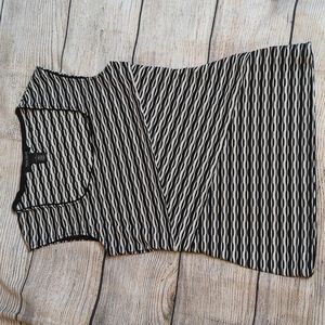 WHBM Sleeveless Top Sz M Black/ White